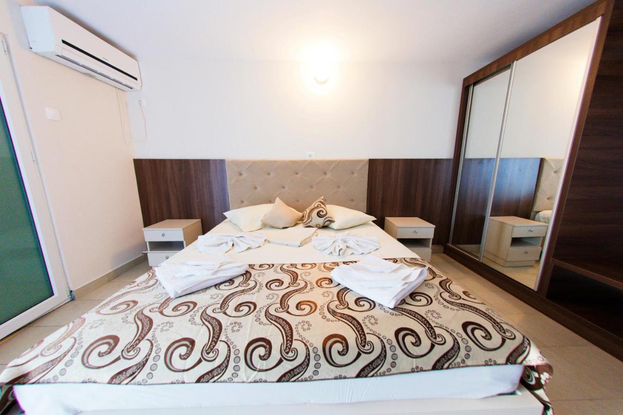 Jijo'S Hotel Mamaia Extérieur photo