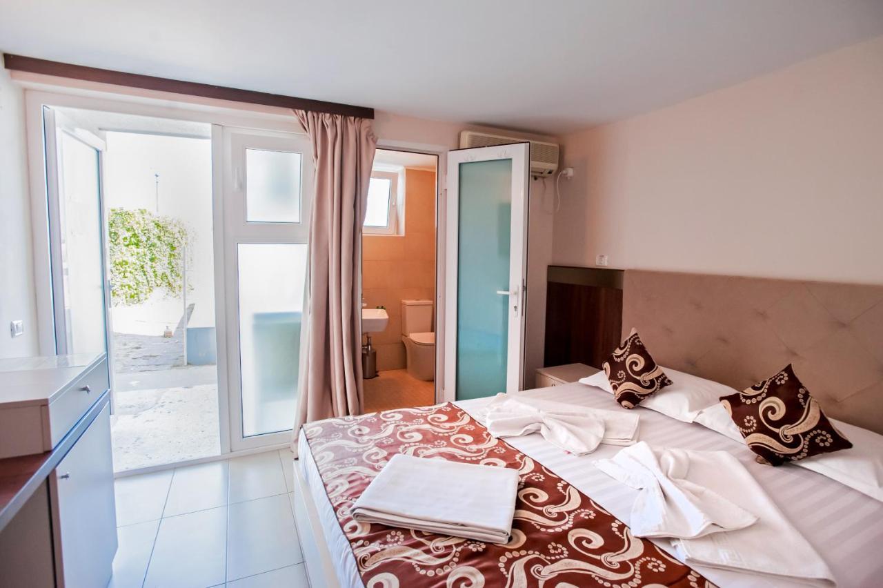 Jijo'S Hotel Mamaia Extérieur photo
