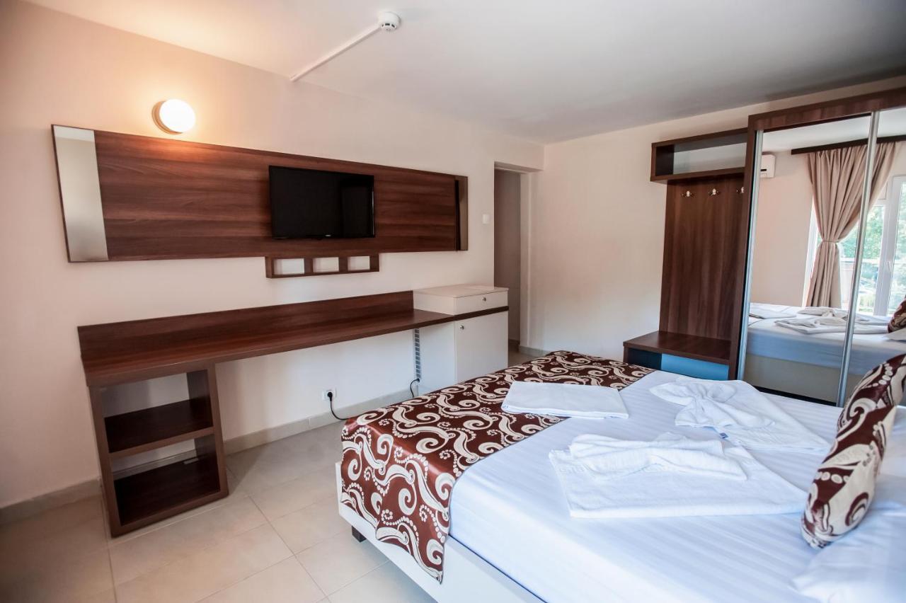 Jijo'S Hotel Mamaia Extérieur photo