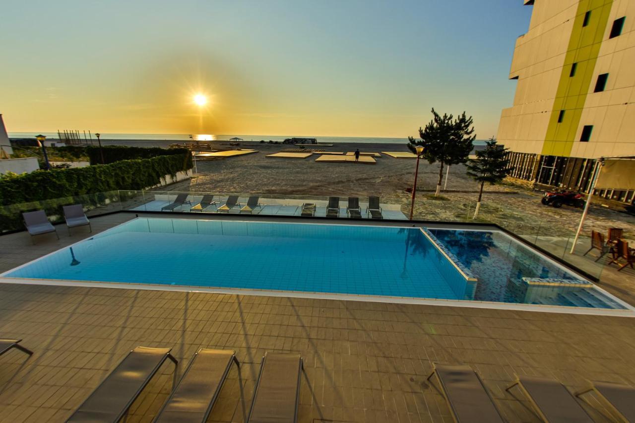 Jijo'S Hotel Mamaia Extérieur photo