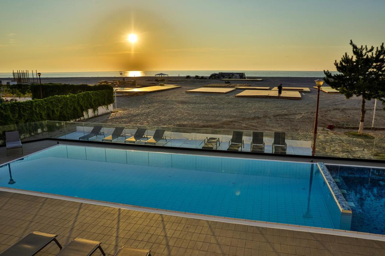 Jijo'S Hotel Mamaia Extérieur photo
