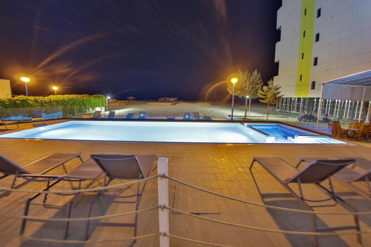 Jijo'S Hotel Mamaia Extérieur photo