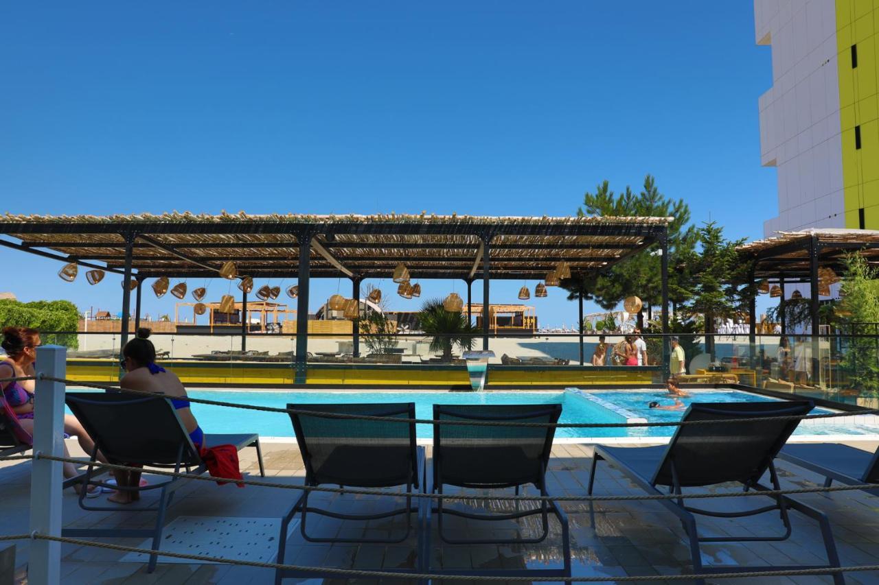 Jijo'S Hotel Mamaia Extérieur photo