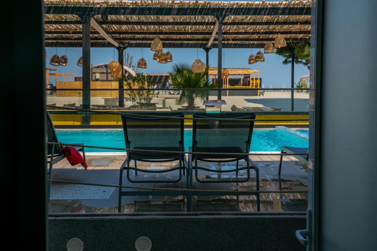 Jijo'S Hotel Mamaia Extérieur photo