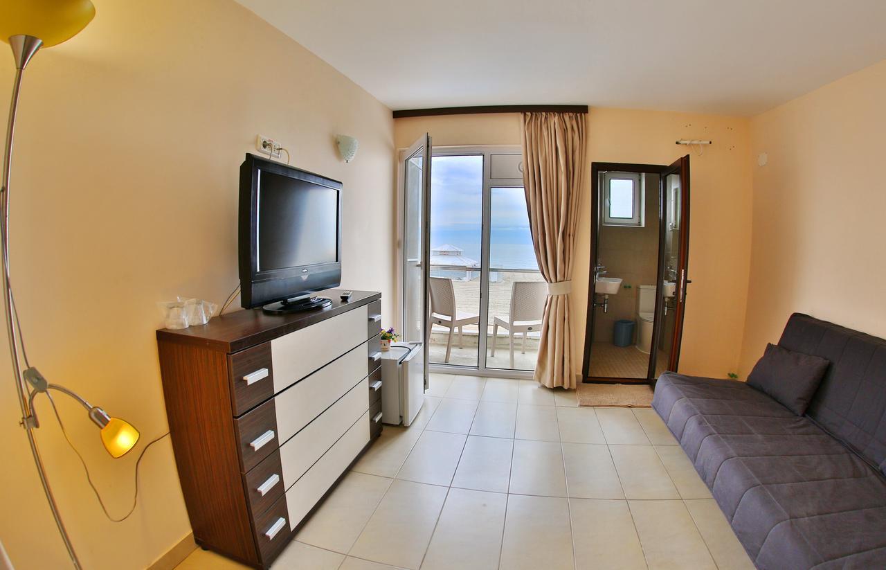 Jijo'S Hotel Mamaia Extérieur photo