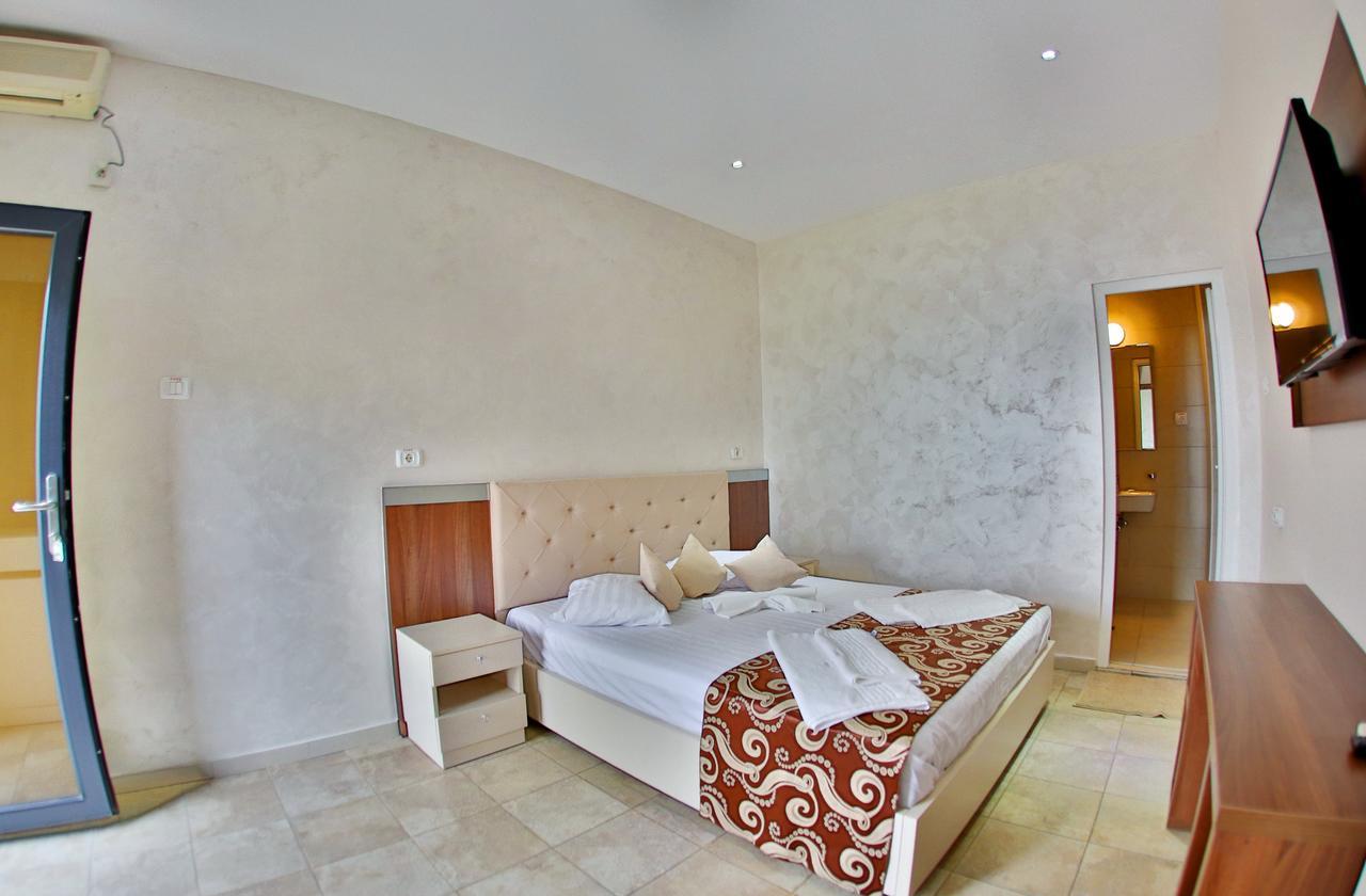 Jijo'S Hotel Mamaia Extérieur photo
